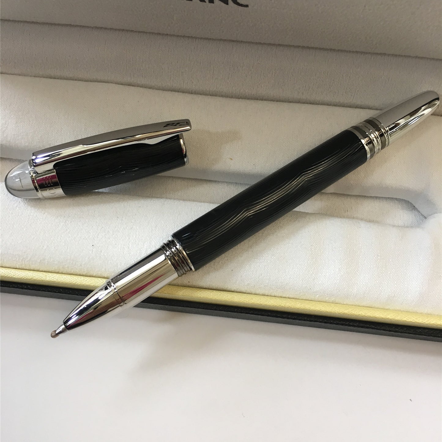 Interstellar Crystal Head Series Bolígrafo Roller de metal Pluma estilográfica Pluma estilográfica clásica de carbono