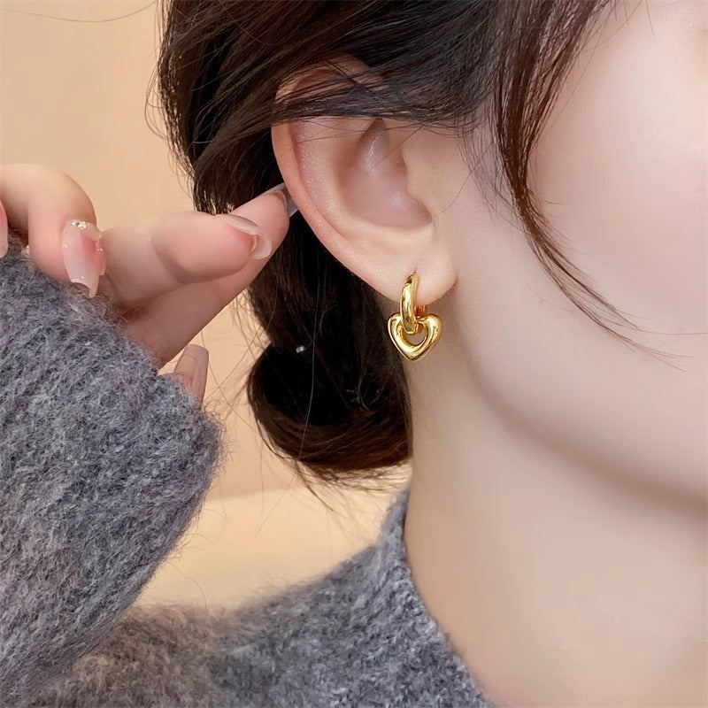Design Sense Niche Bright Surface Electroplating Love Heart Earrings Female