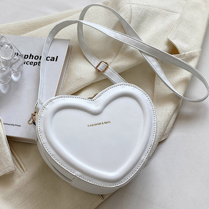 Sac messager à bandoulière en forme de coeur à la mode