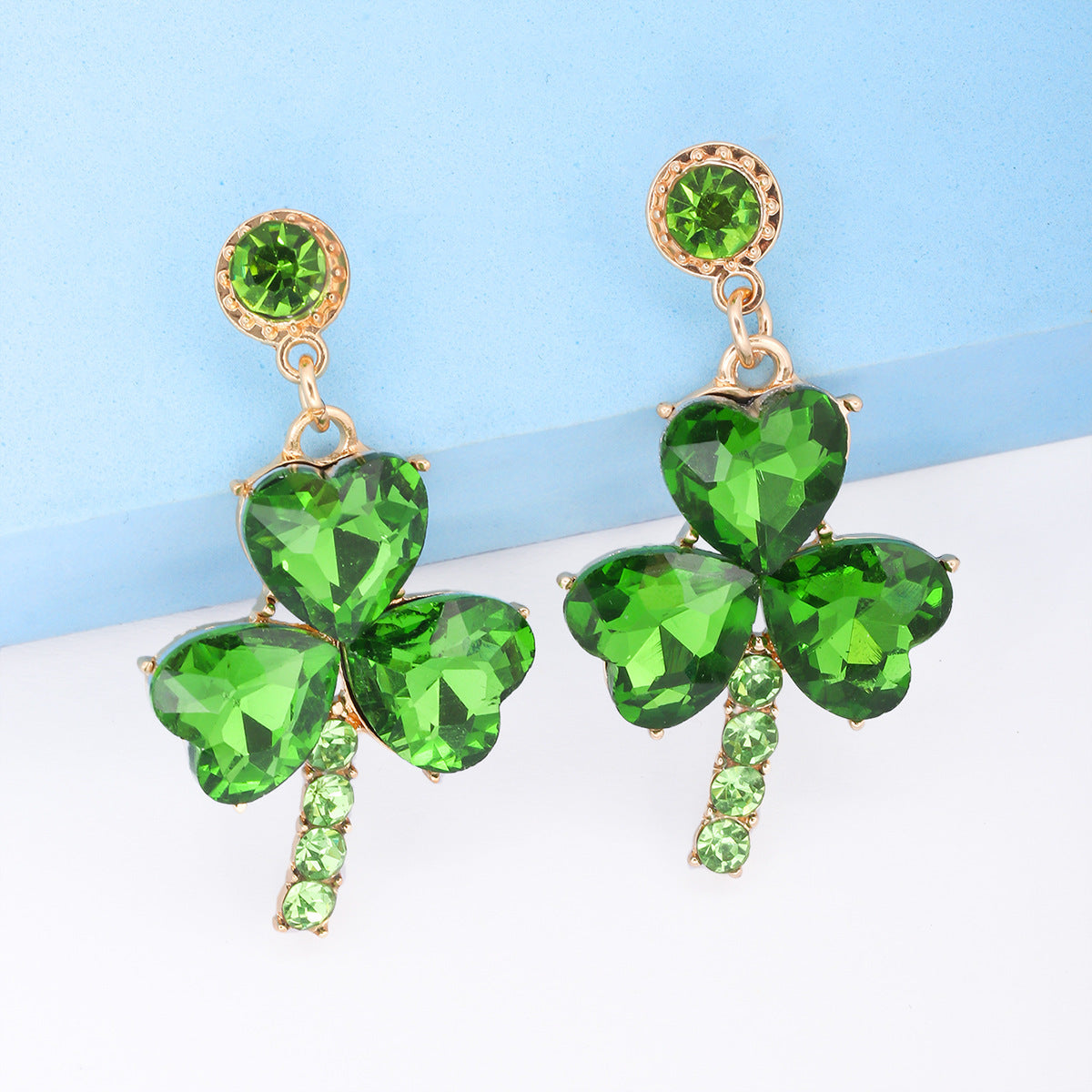 Boucles d'oreilles à tige vertes à la mode pour femmes
