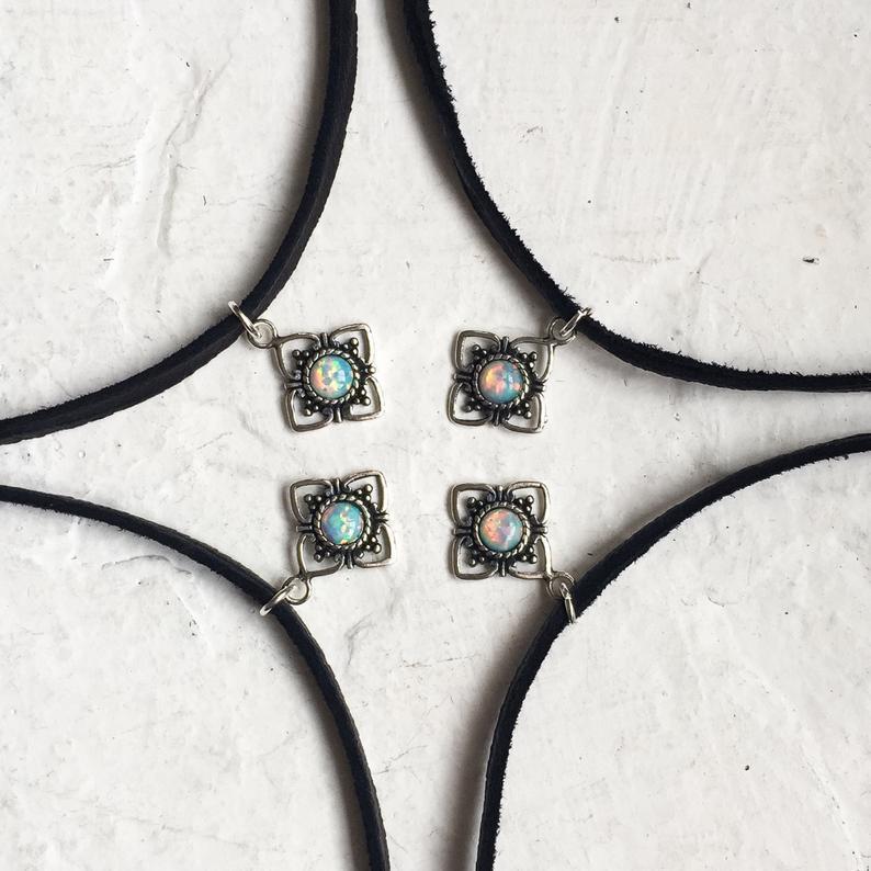 Chaîne de clavicule rétro pour femmes, bande en velours, petit pendentif, collier à la mode