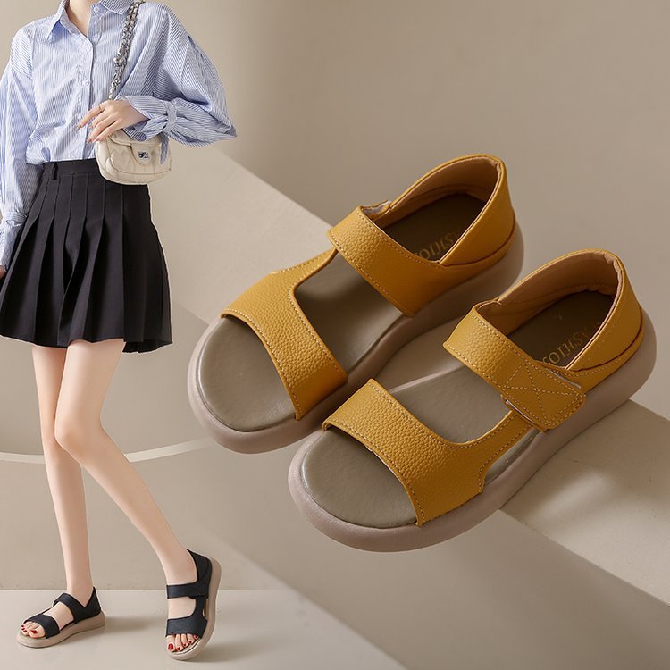 Sandales de style féerique à bout rond et à fond épais