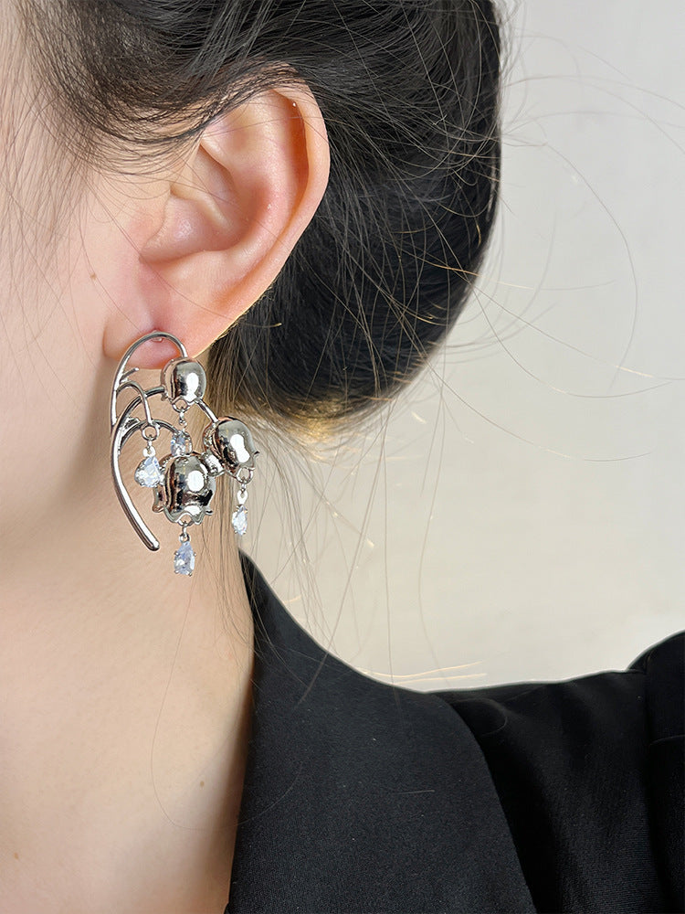Boucles d'oreilles à tige en argent brossé Lily Zircon