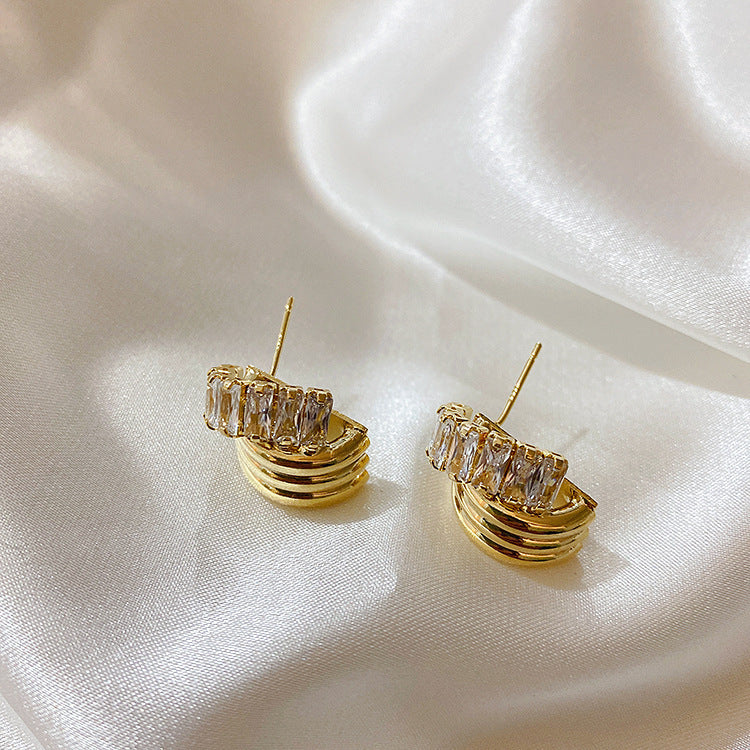 All-matching Cool Fashion Refined Zircon Metal Staggered Stud Earrings