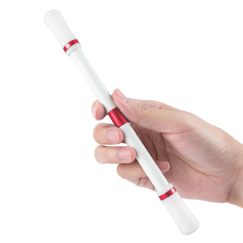 Les étudiants et les débutants tournent le stylo