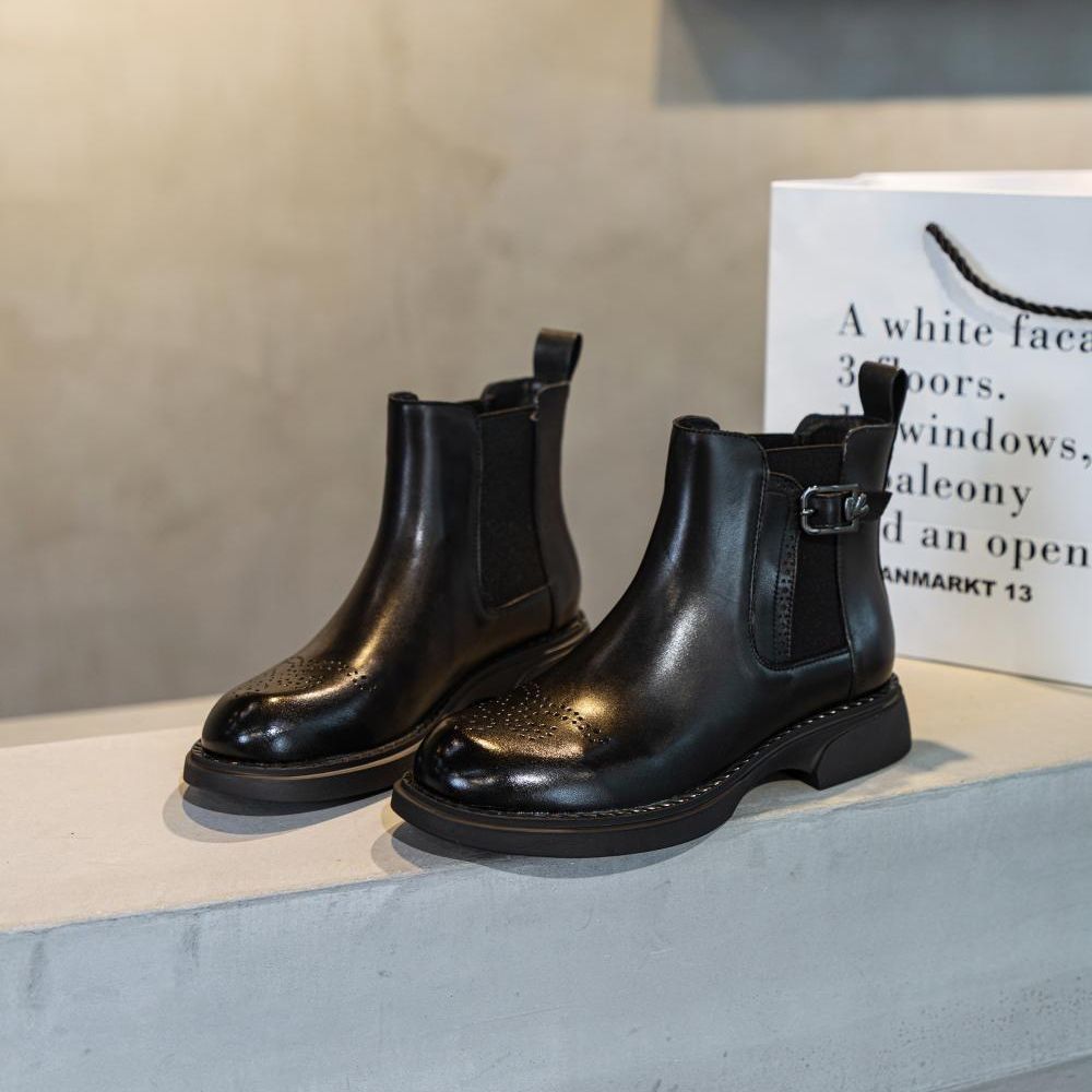 Bottines de style britannique sculptées à fond plat doublées de polaire