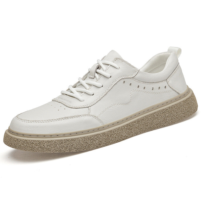 Chaussures blanches, baskets basses pour étudiants