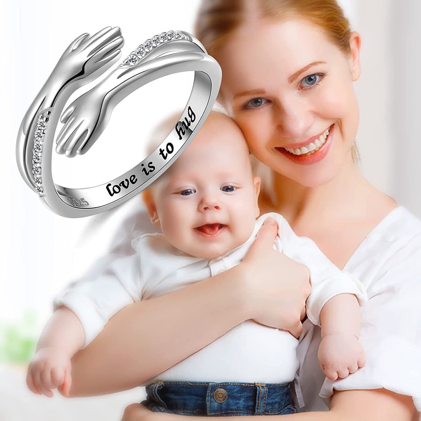 Les mains créatives de la mode embrassent la bague de couple en diamant