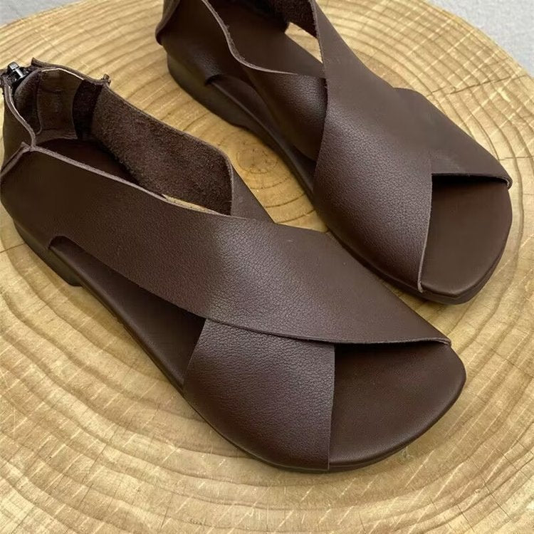 Sandalias de mujer de cuero suave con parte inferior plana y peep toe retro artístico hecho a mano