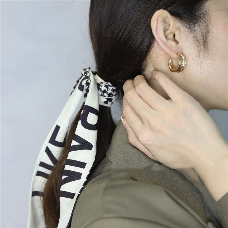 Boucles d'oreilles de banlieue classiques simples pour femmes