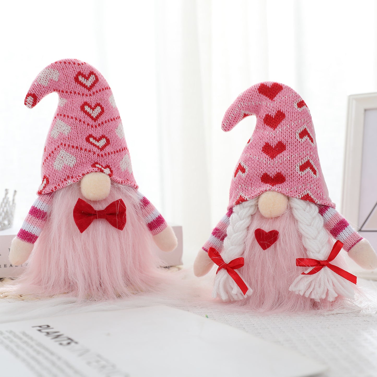 Décoration de la Saint-Valentin Coeur de poupée tricoté sans visage