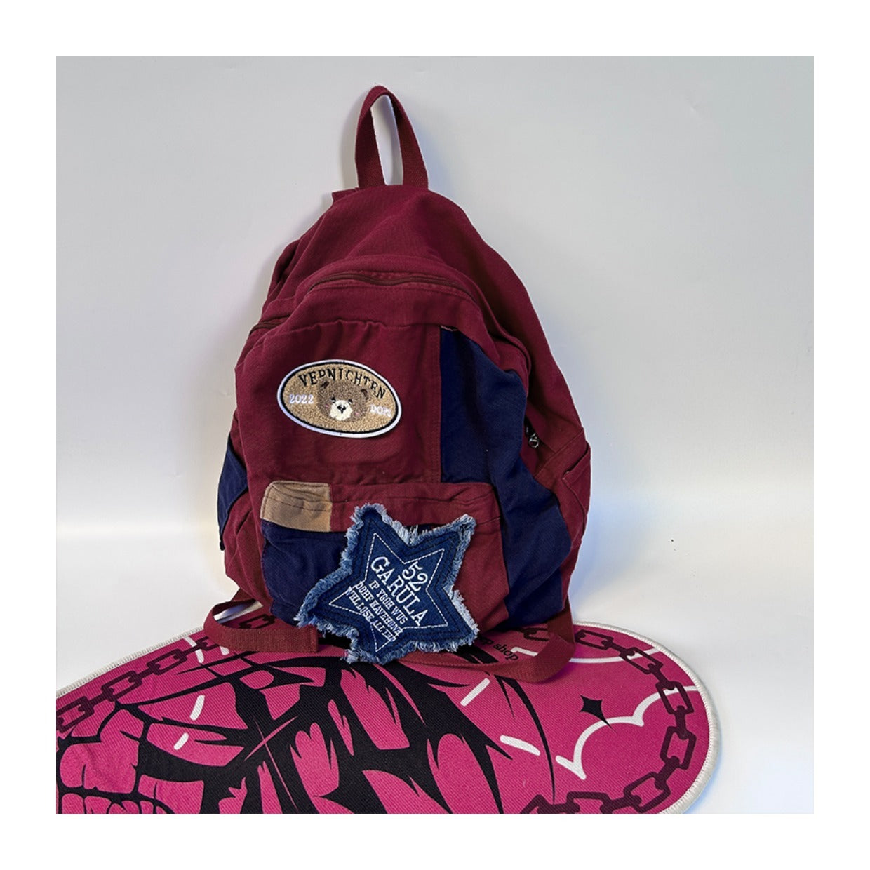 La mochila retro americana de un estudiante de secundaria es un nicho