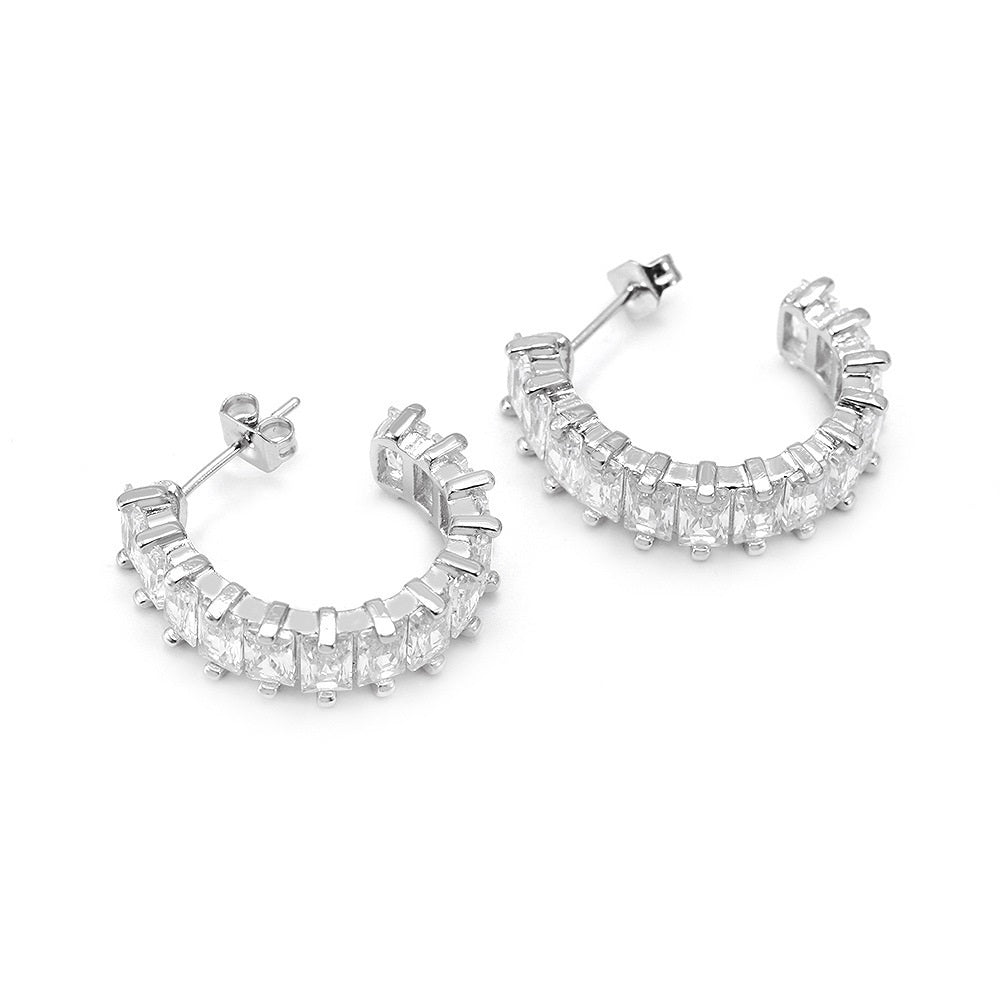 Boucles d'oreilles élégantes et gracieuses en zircon plaqué or 18 carats