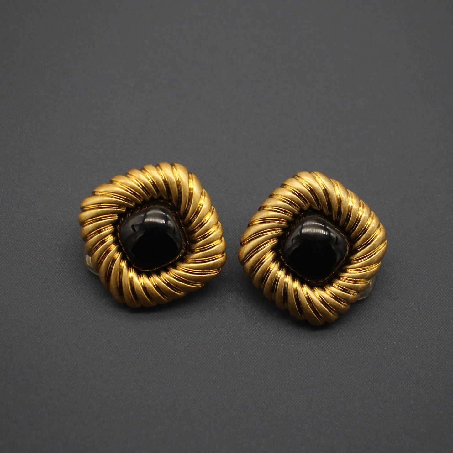 Clip d'oreille Vintage, Rare marquage de Niche, boucles d'oreilles carrées Rose rouge