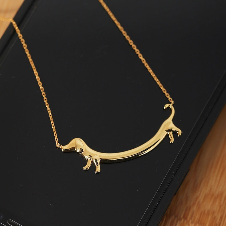Collier mignon de chien de saucisse de niche créative de mode des femmes