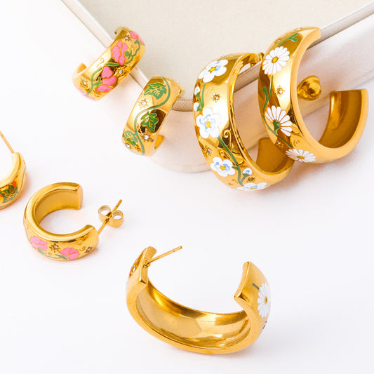 Pendientes en forma de C con flor pintada y rosa