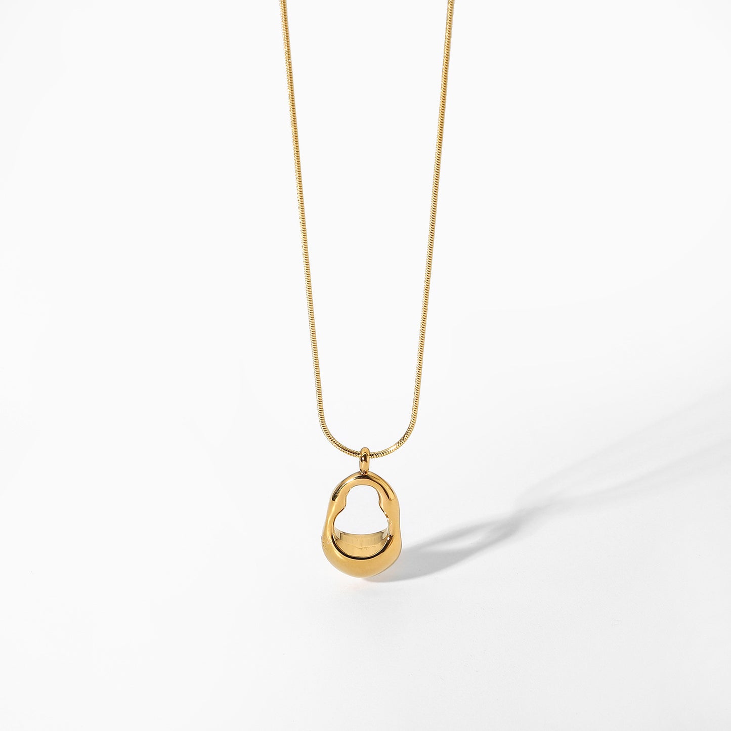 Collier en acier inoxydable, pendentif ovale creux doré, collier à cordes dorées