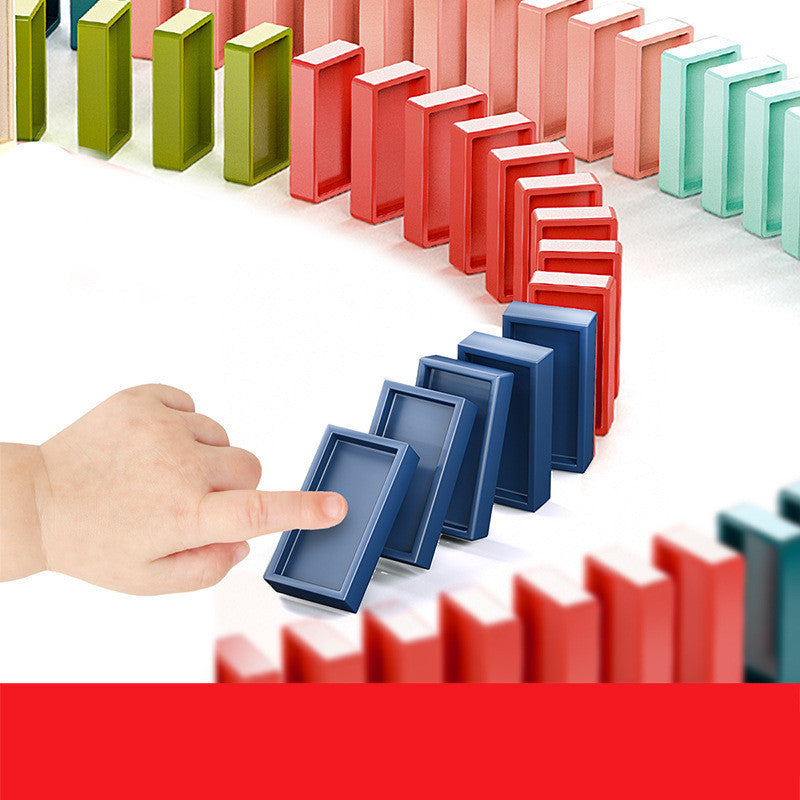 Les dominos sont amusants et automatiquement mis en blocs