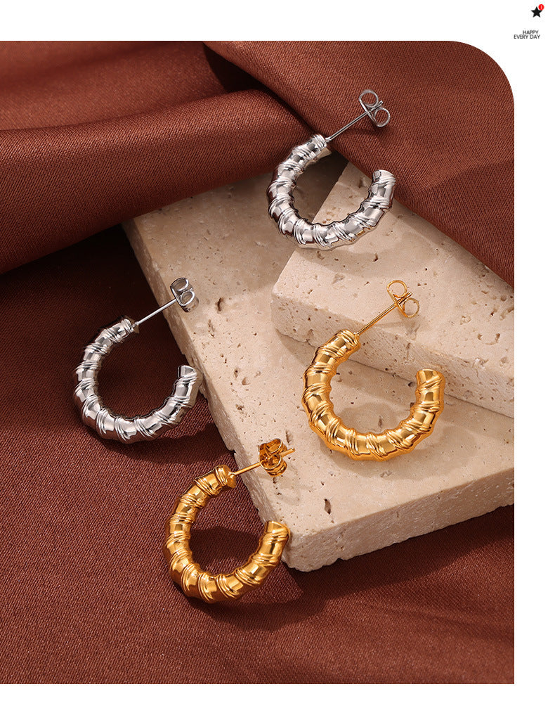 Boucles d'oreilles en forme de C en acier titane plaqué or 18 carats