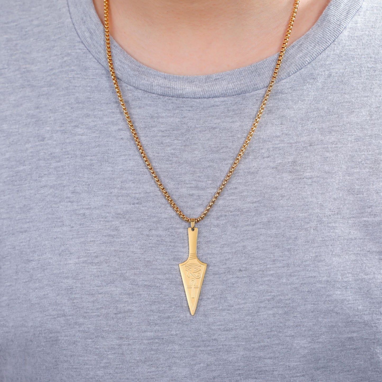 Collier en acier inoxydable avec pendentif Horus Eye Darts