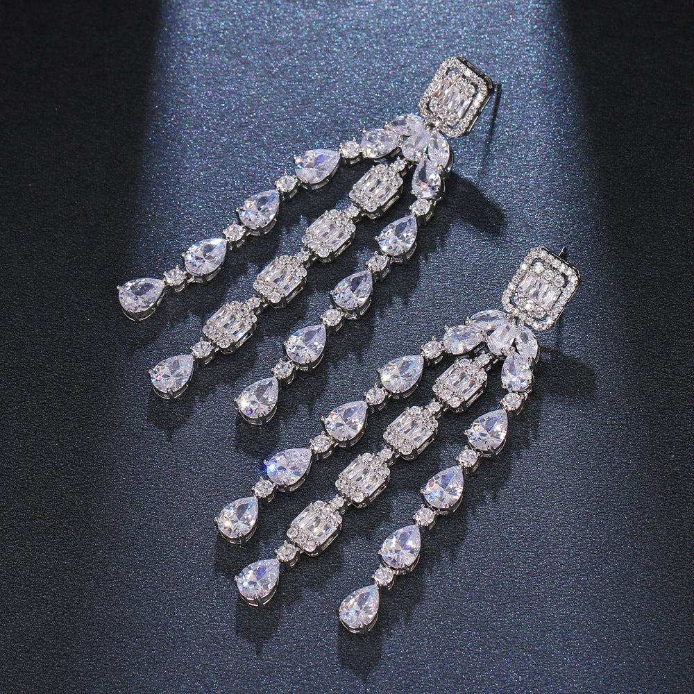 Gland de mode plaqué argent clous d'oreilles géométrique Zircon