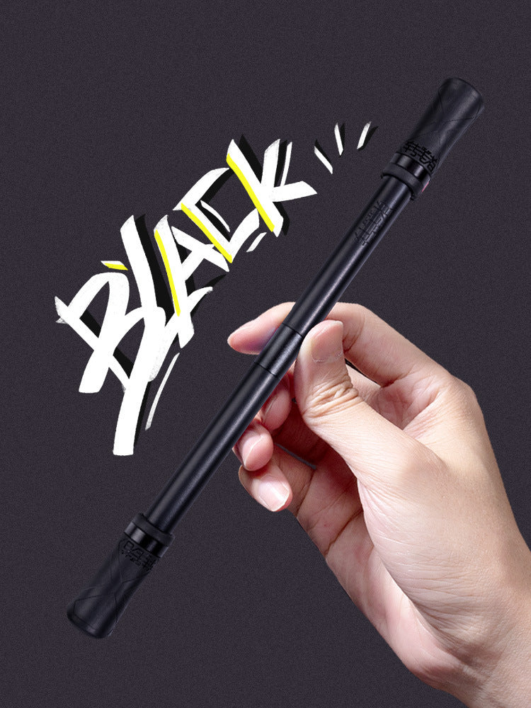 Les étudiants et les débutants tournent le stylo