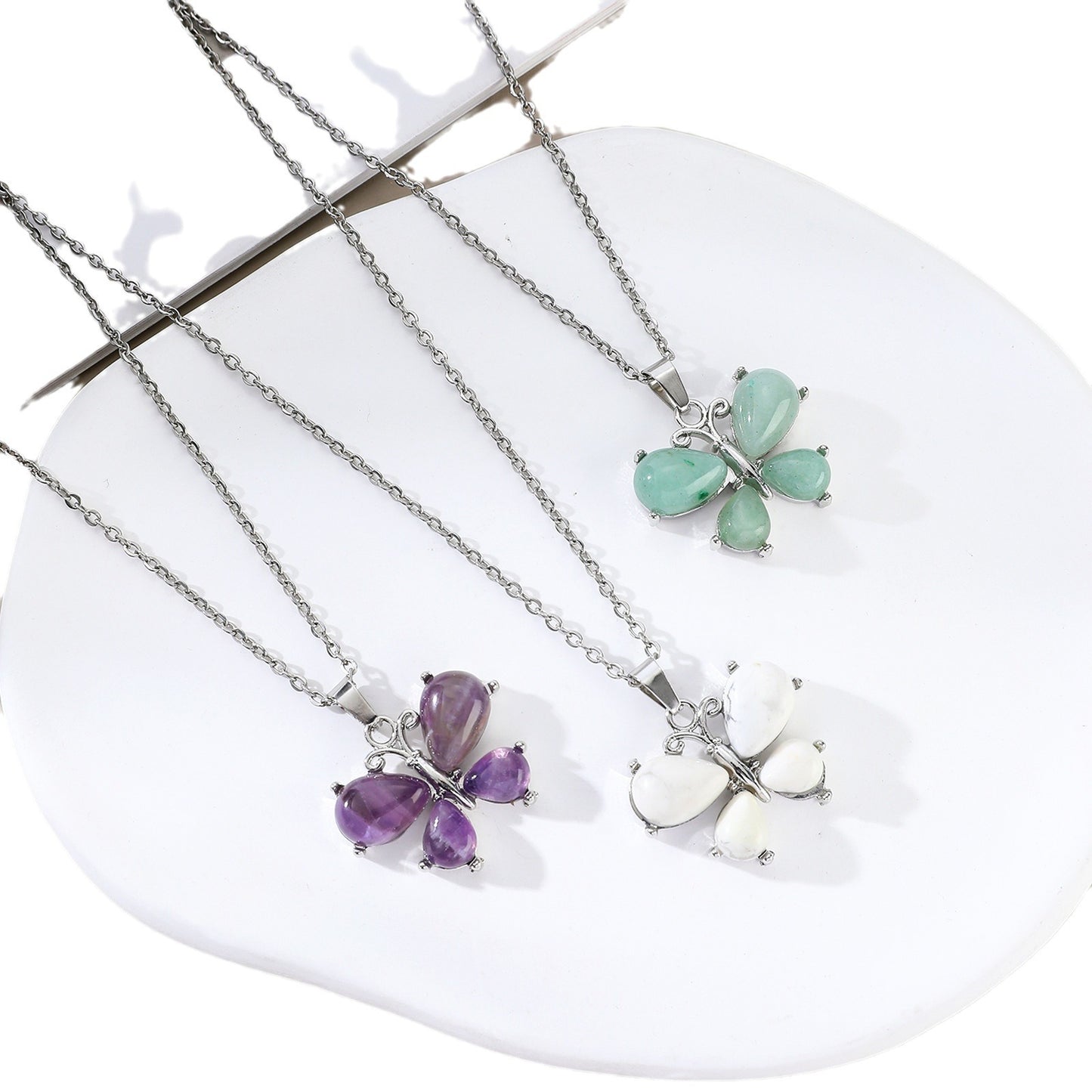 Collier pendentif en alliage de petit papillon en cristal de pierre naturelle