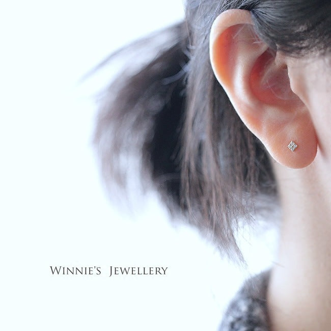 Mini boucles d'oreilles carrées simples en argent sterling plaqué or incrusté de carbink, jumelles assorties avec tout