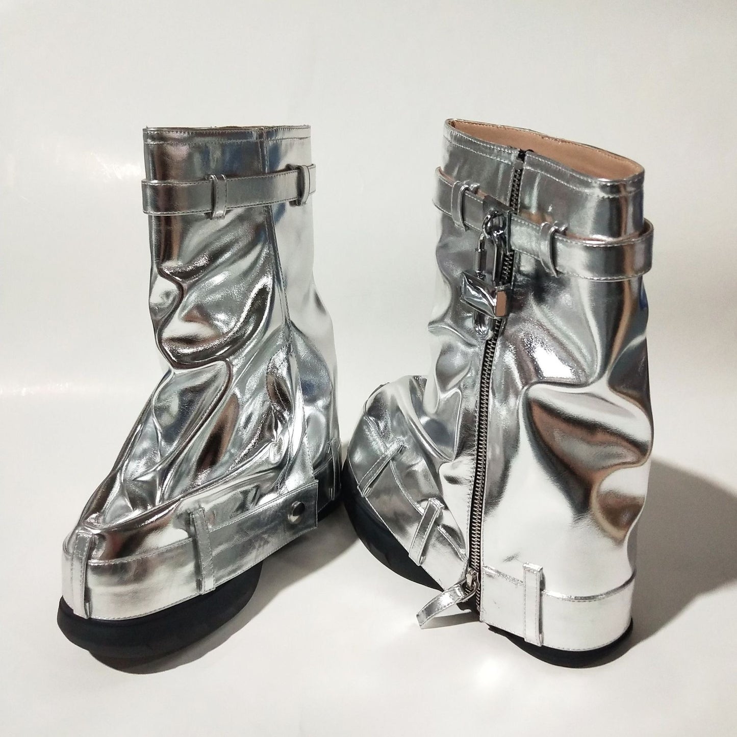 Chaussures pour femmes à boucle de requin à fond épais