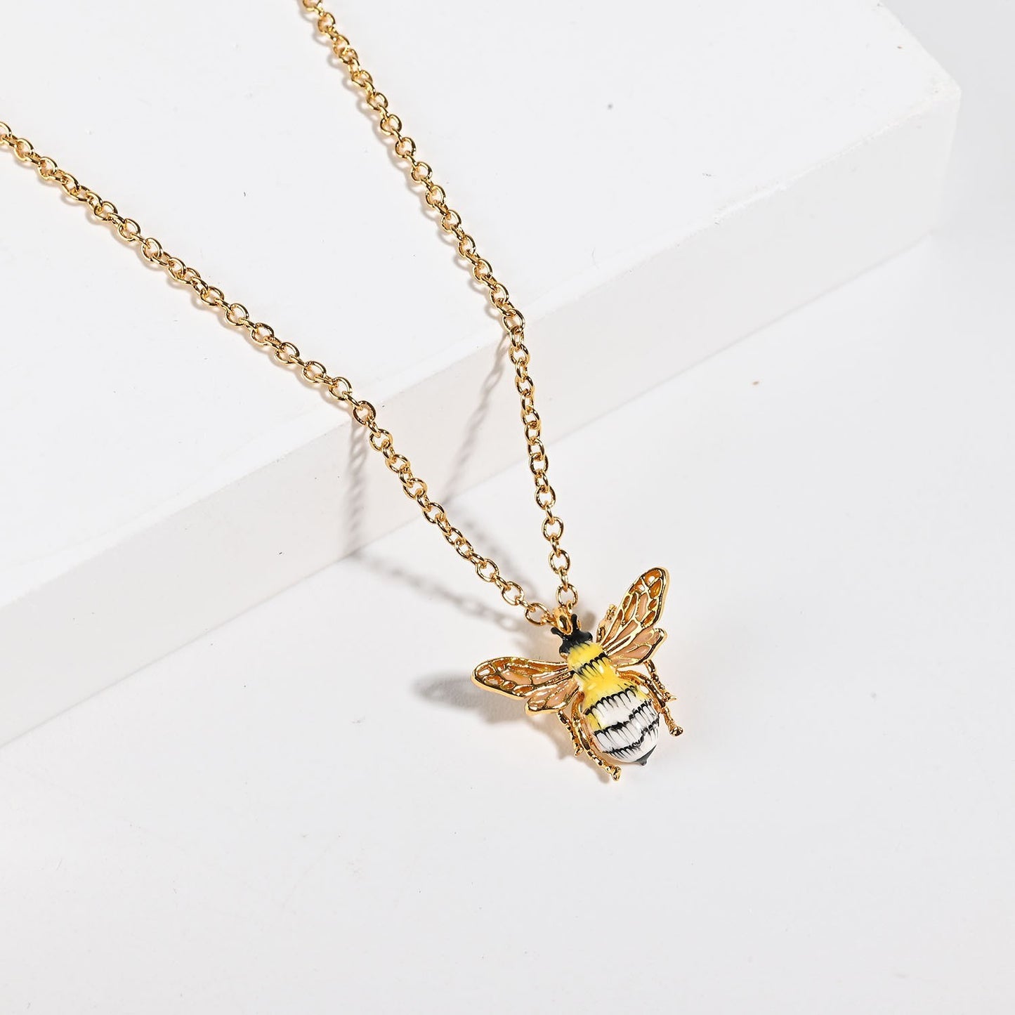 Collier de petites abeilles à fleurs mignonnes