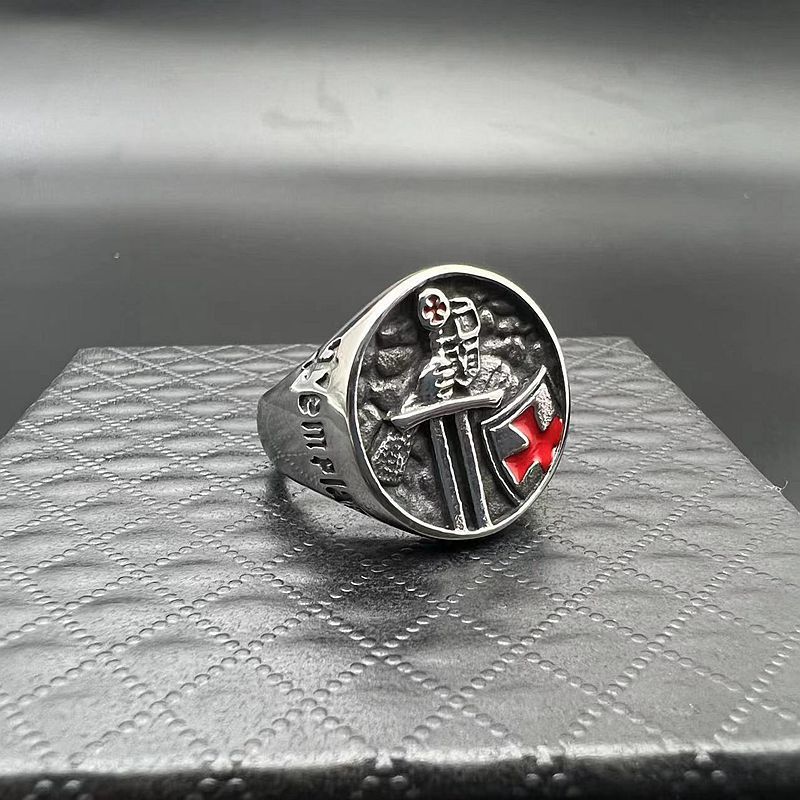 Bague pour hommes en acier titane templier templier samouraï inscription croix époxy rouge