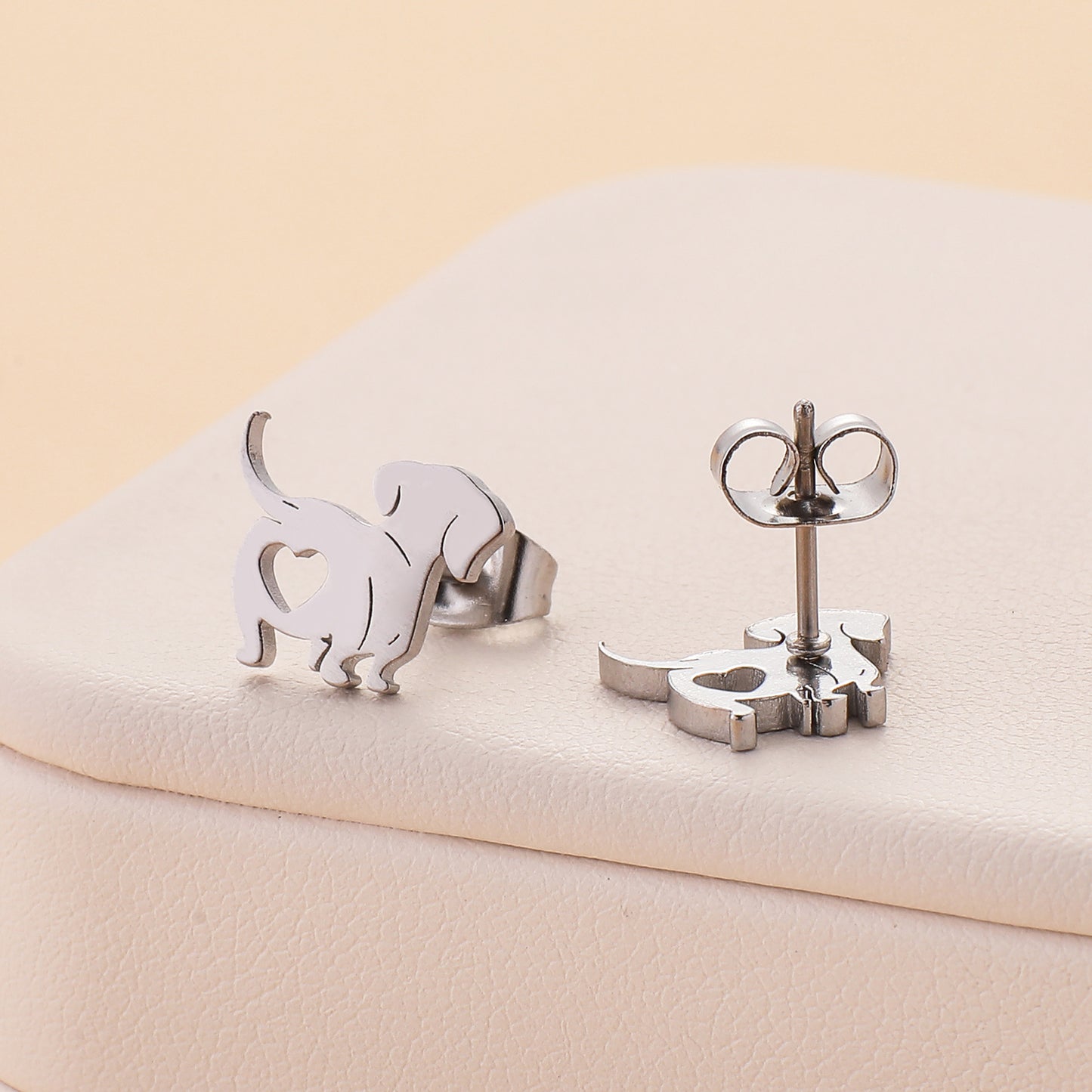 Boucles d'oreilles en forme d'amour pour chien, clous d'oreilles en acier inoxydable, ornement