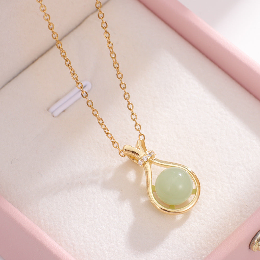 Cadena de clavícula femenina con colgante minoritario de lujo ligero