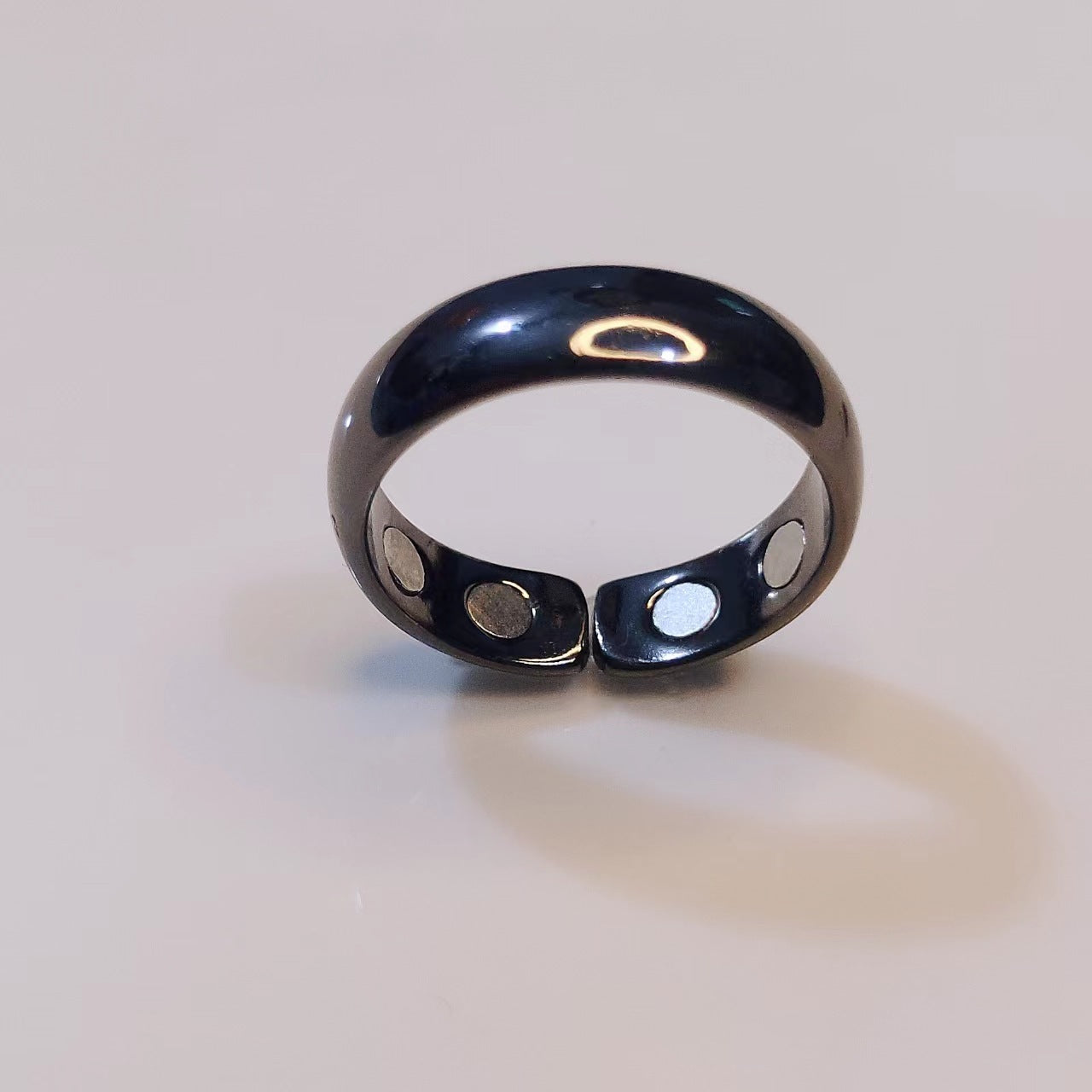 Anillo magnético abierto magnético personalizado de oro rosa galvanizado para hombre