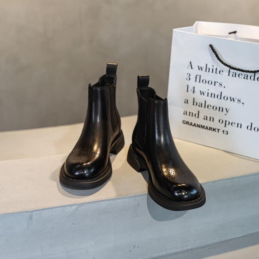 Bottines de style britannique sculptées à fond plat doublées de polaire