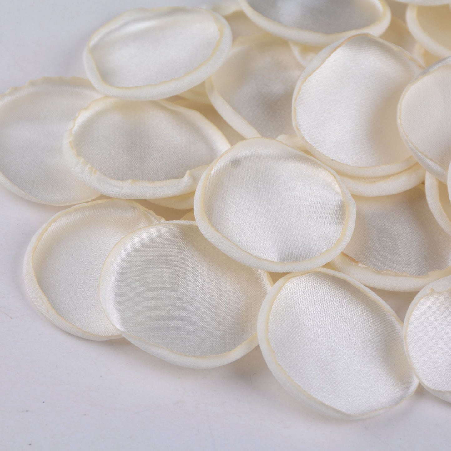 4cm Silk Rose Burnt Edge Petals Wedding Glowing Cream Powder Laminate