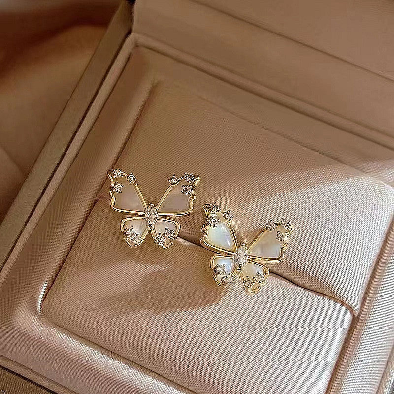 Women's Fashionable Elegant Butterfly-shaped Earrings