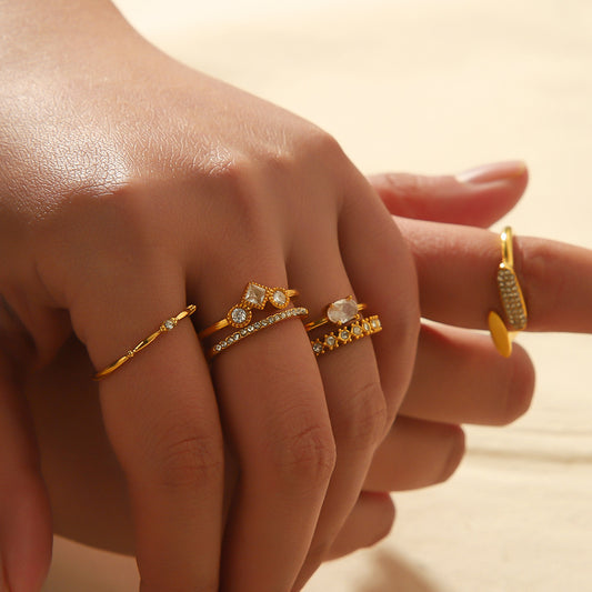 Bague en acier inoxydable avec zircon incrusté de design rétro