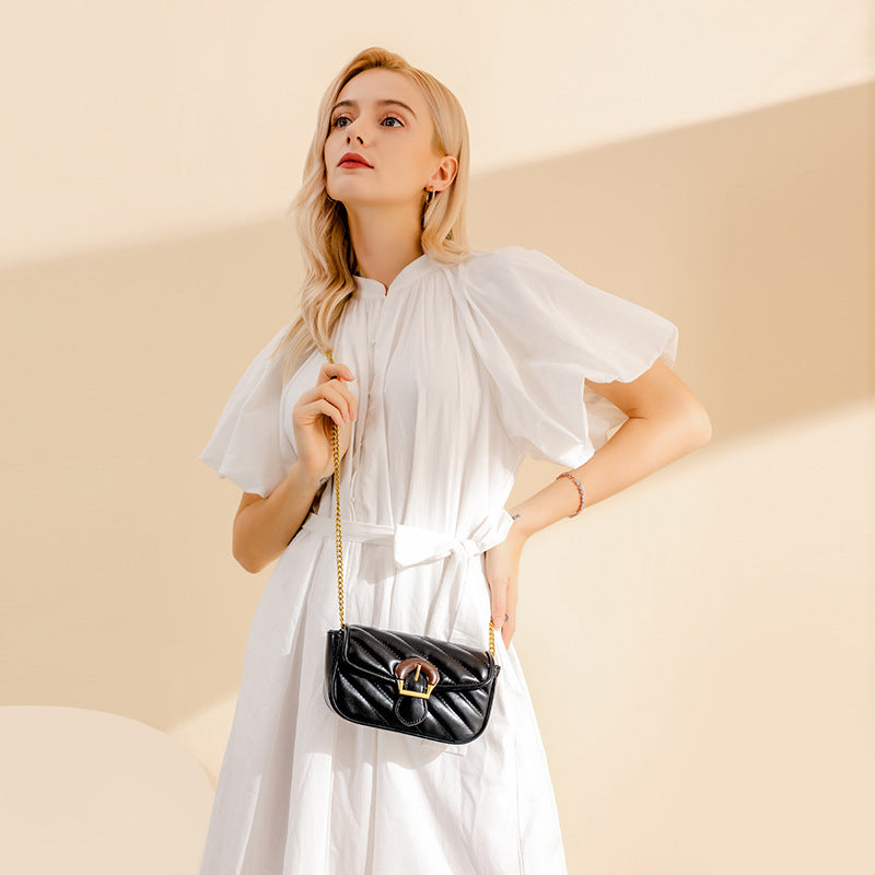 Mini sac à bandoulière à chaîne brodée