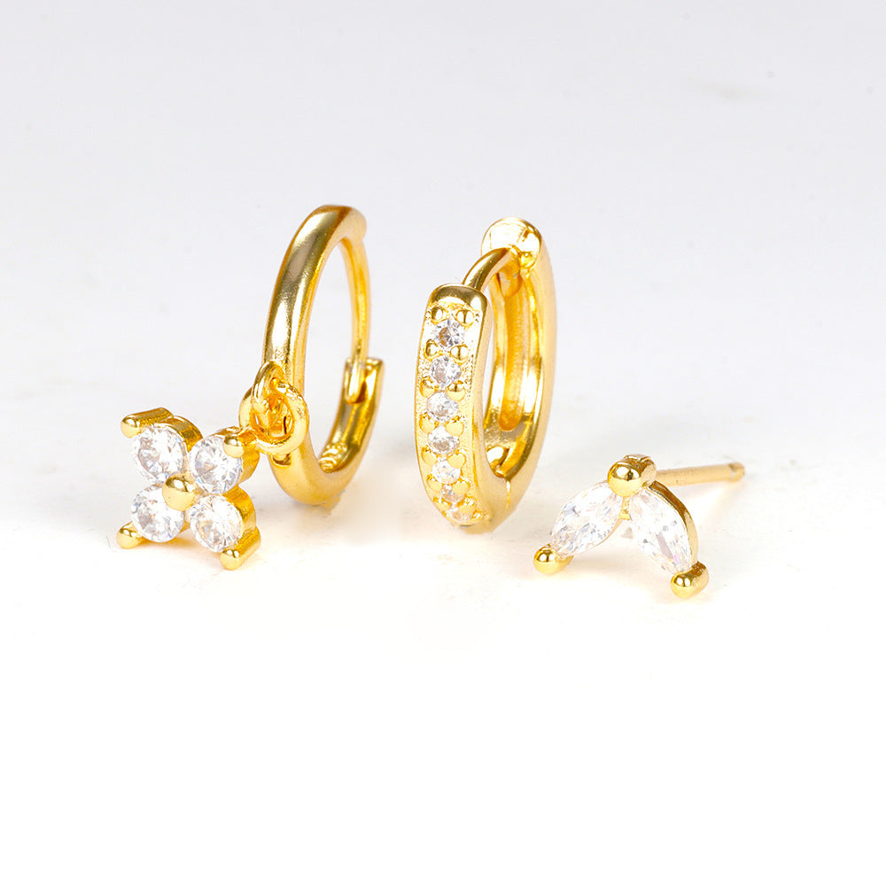 Ensemble de boucles d'oreilles empilées de diamants cloutés de fleurs