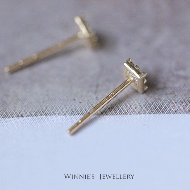 Mini boucles d'oreilles carrées simples en argent sterling plaqué or incrusté de carbink, jumelles assorties avec tout