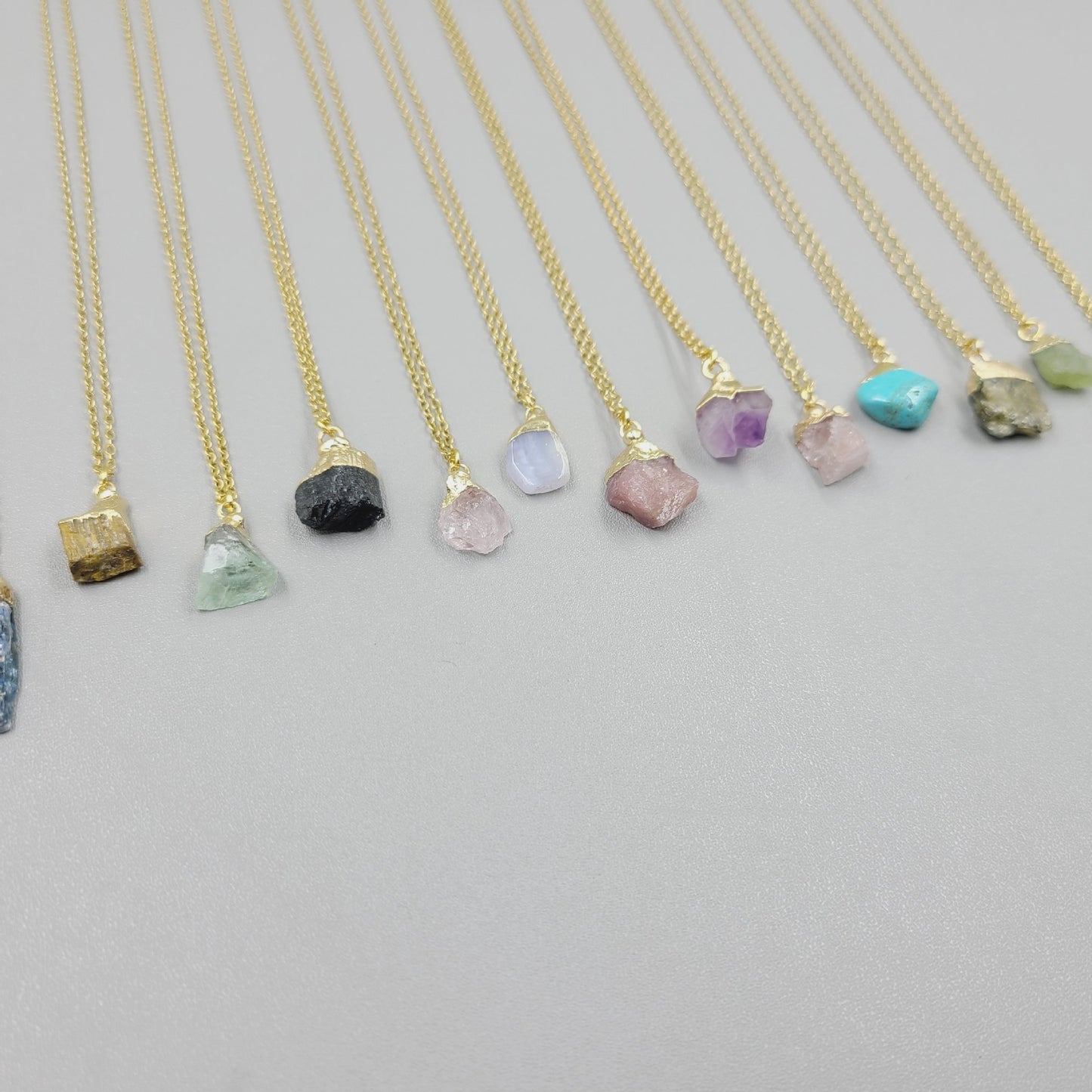 Collier avec pendentif en pierre de cristal naturel irrégulier, chaîne en acier inoxydable en métal