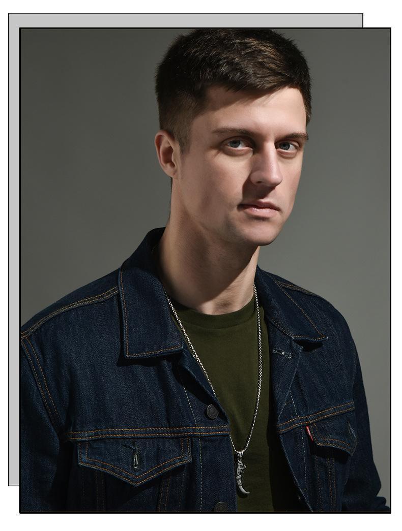 Collier rétro en acier titane avec dents de loup