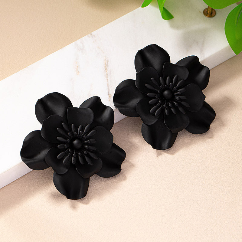 Boucles d'oreilles à fleurs Vintage pour femmes, Design de Niche, peinture en aérosol, clous d'oreilles
